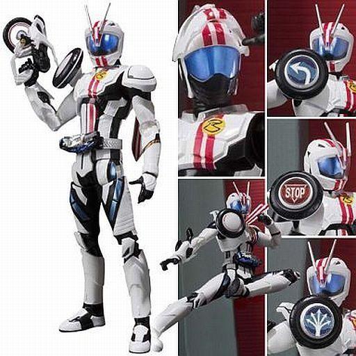 中古フィギュア S H Figuarts 仮面ライダーマッハ S H Figuarts S H Figuarts 仮面ライダードライブ 仮面ライダー 駿河屋ヤフー店