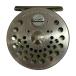 ** ufm Ueda fly reel заметный царапина, потертость есть CANTATA 2200 царапина . загрязнения есть 