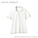 ローラ アシュレイのレディスニットシャツです。デザインのアクセントとして襟元にフラワープリントを用いて華やかさを演出しています。_OCAHOL_美しいフラワープリントで知られる英国のライフスタイルブランド 『LAURA ASHLEY』と住商...