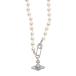  Vivienne Westwood Vivienne Westwood колье LUCRECE PEARL NECKLACE серебряный женский 63010072-02p147-im-p147-platinum-lightcreamrose