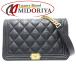 CHANEL Chanel цепочка для бумажника Boy Chanel AP1117 черная икра s gold черный /180873[ б/у ]