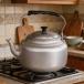  промышленность чайник место хранения легко чайник легкий ... compact teapot retro дизайн крепкий . ручка . горячая вода соответствует повседневный . чай предназначенный офис . семья . применение 