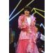  б/у life photograph ( Johnny's ) Kis-My-Ft2/ Tamamori Yuuta / Live фото * колени сверху * костюм розовый * правый рука вверх * левый направление * фон чёрный *2L размер /DREAM BOYS J