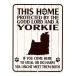  yoke автомобиль терьер смешанные товары PROTECTED BY THE GOOD LORD AND A YORKIEyo- ключ наш магазин S размер american жестяная пластина табличка 