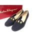 Salvatore Ferragamo Ferragamo vala цепь замша каблук туфли-лодочки указанный размер 6 1/2 ( примерно 23.5cm) обувь оттенок черного DJ7329