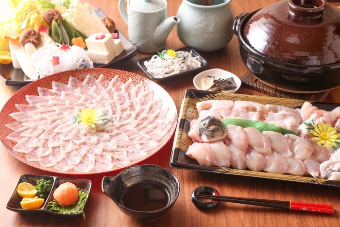  bamboo course fugu nabe .. sashimi set (5-6 portion ) Awaji Island 3 year ..... man water production 