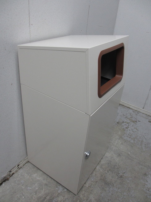# outlet box delivery # lion dumpster DB-67A W460xD460xH947mm outdoors for capacity :67 liter 