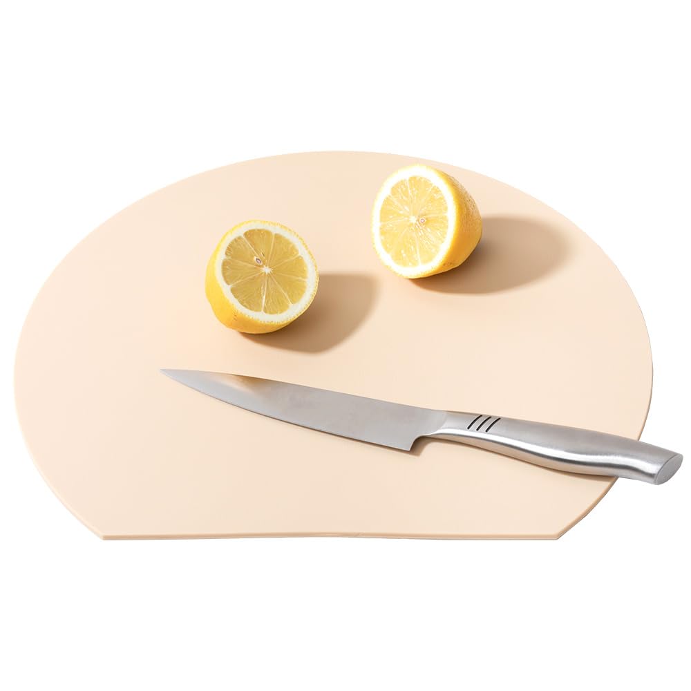 アイメディア アイメディア 食洗機対応 丸いまな板 耐熱エラストマー 小 26×30×0.4cm（ベージュ）1009853 まな板の商品画像