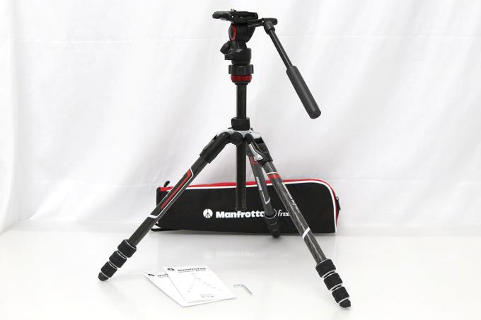 マンフロット befree live カーボンT三脚ビデオ雲台キット MVKBFRTC-LIVE （4段/フルードビデオ雲台）の商品画像