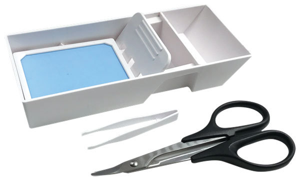 プラモ向上委員会 plamokojo 水転写デカール用 デカーリングQuickトレイ （樹脂製ピンセット曲線ハサミ付属） ホビー用工具 PMKの商品画像