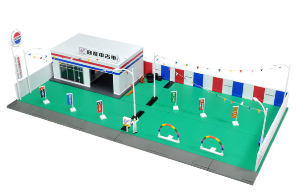 タカラトミー トミカラマヴィンテージ04d 中古車店 （日産中古車