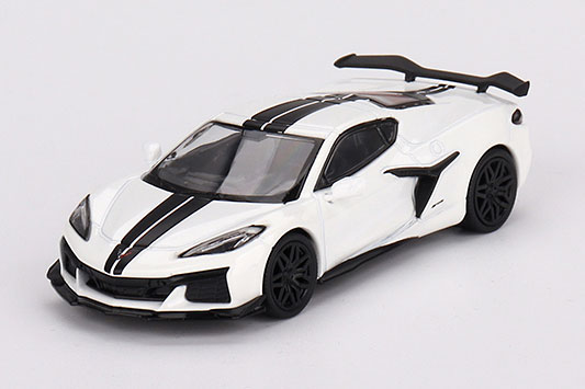 トゥルースケールミニチュアス シボレー コルベット Z06 2023 アーティックホワイト （右ハンドル） （1/64スケール ダイキャスト MINI GT MGT00677-R） おもちゃのミニカーの商品画像