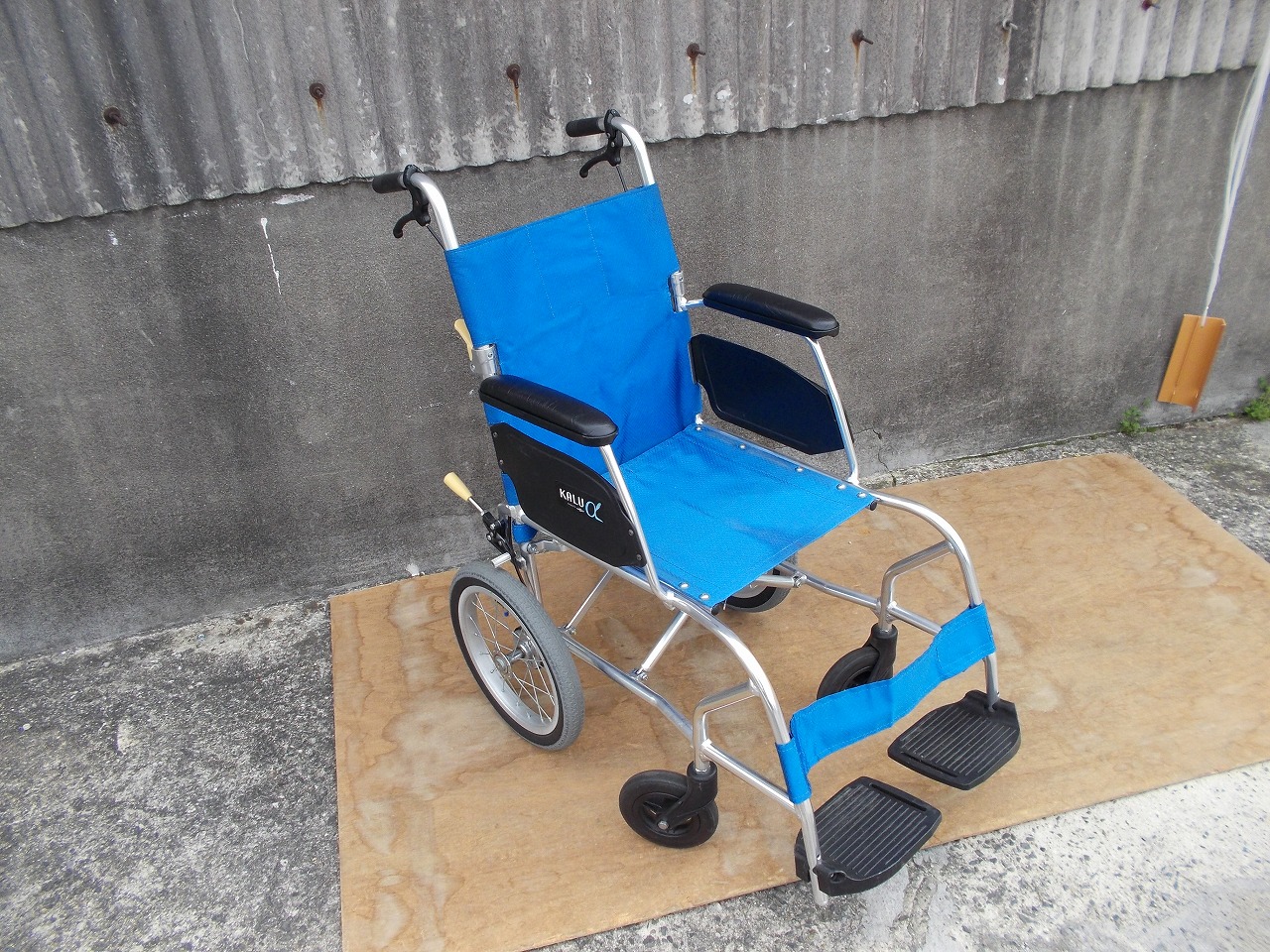 TS-24-0405-01 день . медицинская помощь контейнер NAH-L7α aluminium легкий помощь тип инвалидная коляска ( сиденье загрязнения есть )