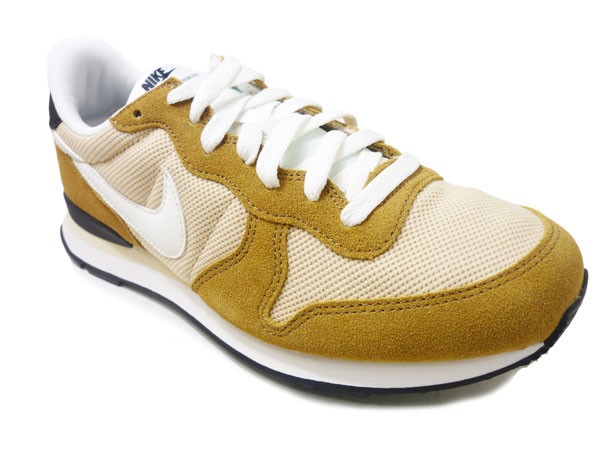 NIKE INTERNATIONALIST 828041-701 （ベガスゴールド/セイル/ロッキータン/ブラック） インターナショナリスト メンズスニーカーの商品画像