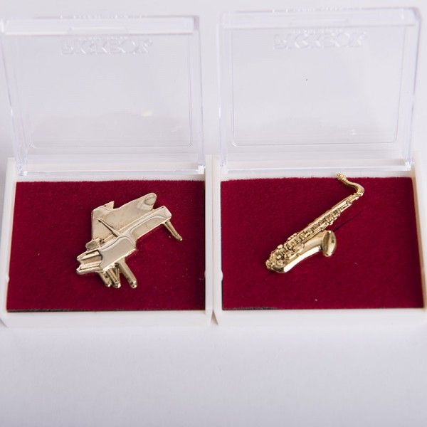 日本製楽器ブローチ ピアノ テナーサックス 54mm80p アウローラ フォーマル Yahoo 店 通販 Yahoo ショッピング