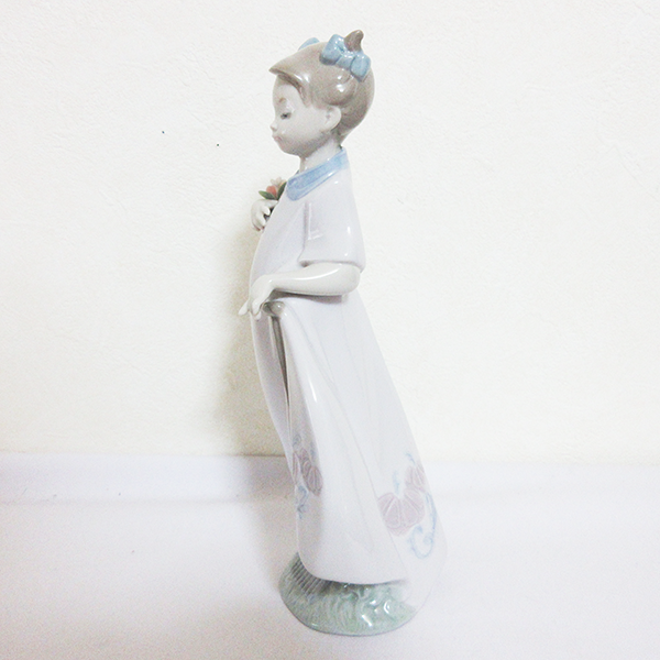 * прекрасный товар LLADRO Lladro figyu Lynn керамика кукла украшение цветок . девушка вызывающий чувство гордости . двор 8187* включая доставку 