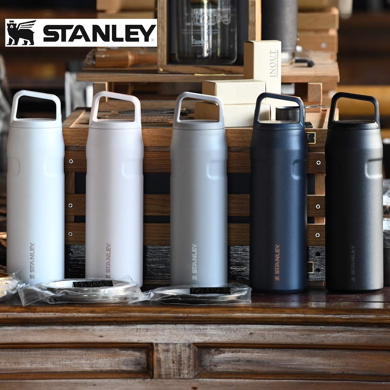 STANLEY エアロライト真空ボトル 0.7L（ブラック2.0） 水筒の商品画像