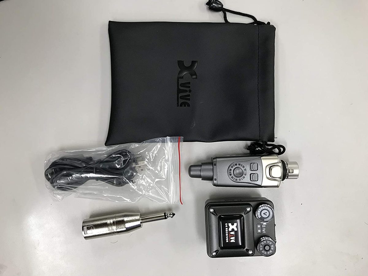 XV-U4 / in year monitor wireless system ( receiver, transmitter set ) / special case (XV-CU4) attaching / Xvive ( X ba Eve )
