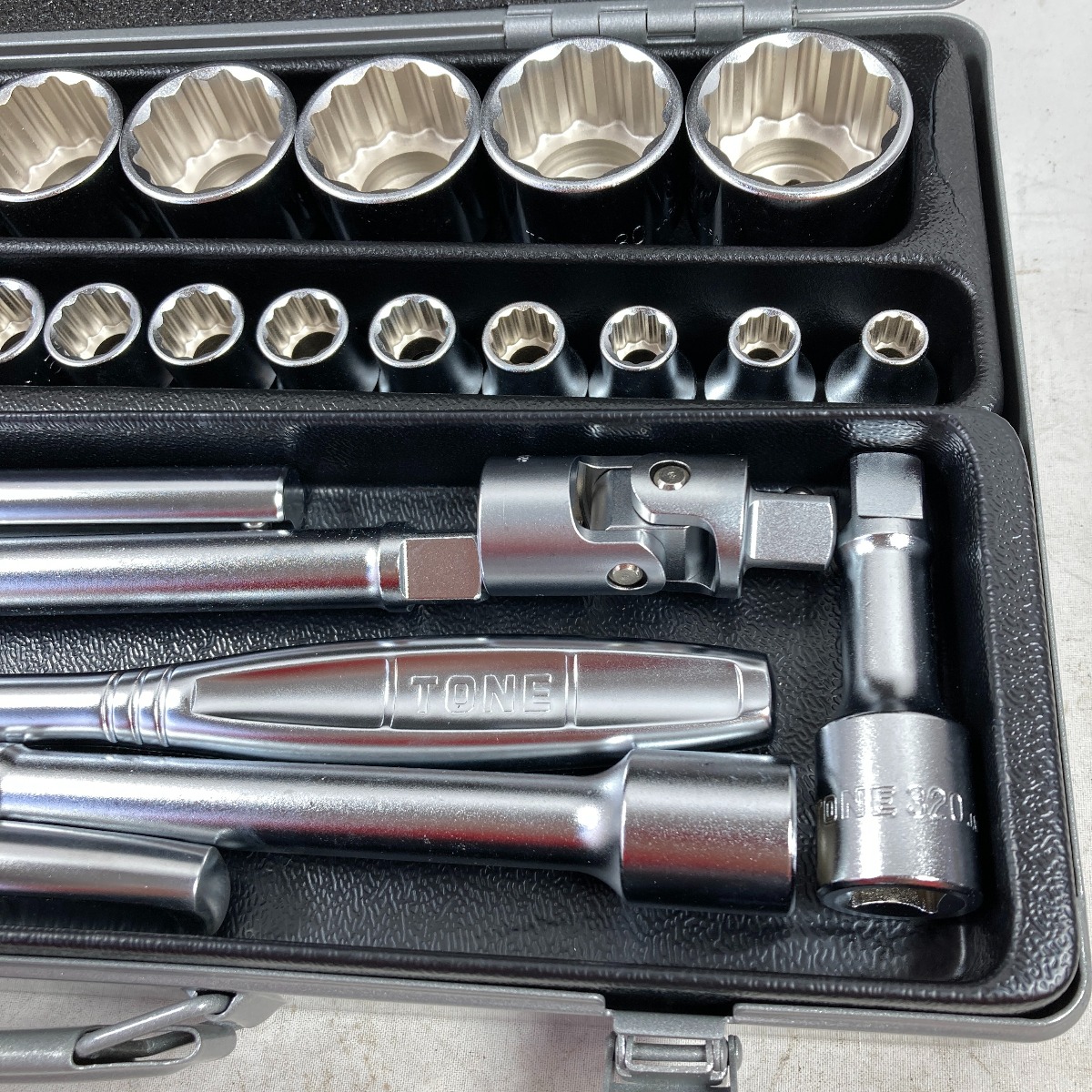 ** TONE tone socket wrench set (12 angle ) 33pcs difference included angle 12.7mm case attaching 170M silver unused . close 