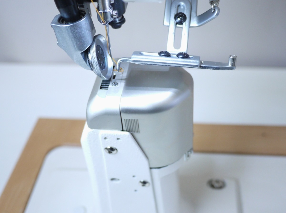  post sewing machine LC1591 top and bottom wheel synthesis sending automatic yarn breakage automatic return .BOX attaching shoes small articles leather canvas vinyl. sewing .PFAFF type 