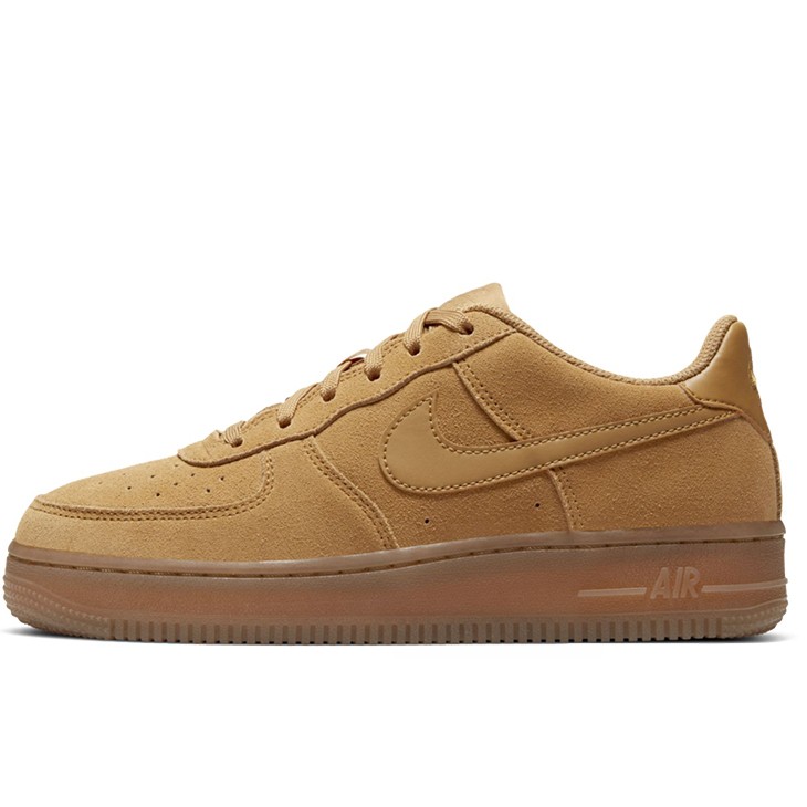 AIR FORCE 1 LOW GS "Wheat"（2019） BQ5485-700 （フラックス/ウィート/ガムライトブラウン/ブラック）の商品画像