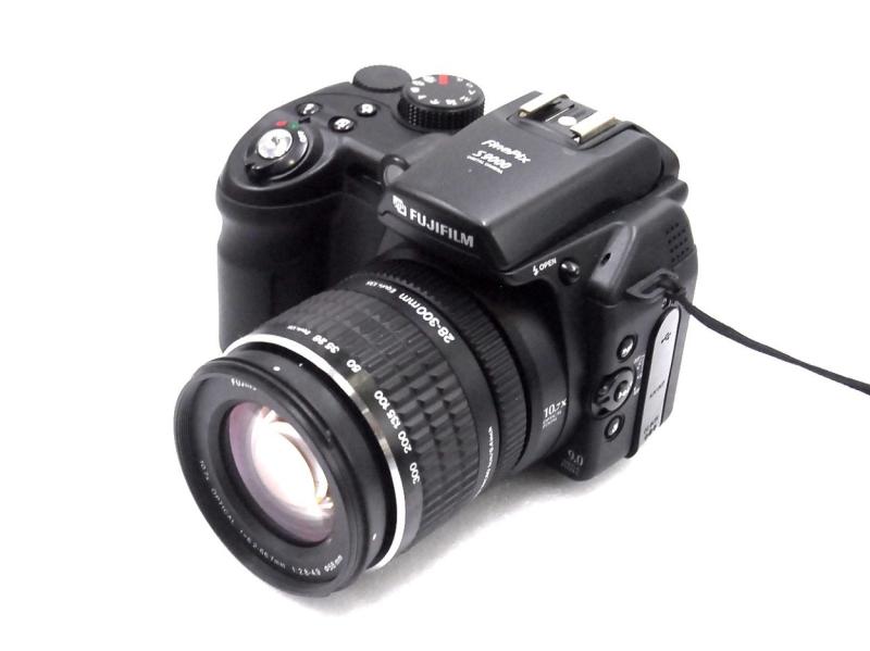 FinePix S9000