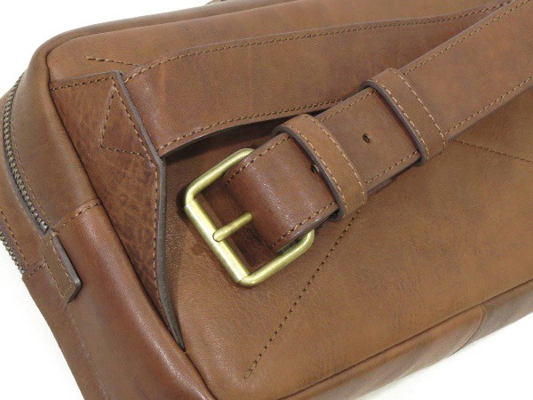 新品同様 未使用 土屋鞄 ビークル トリジップ ボディーバッグ 茶