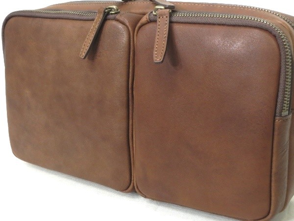 新品同様 未使用 土屋鞄 ビークル トリジップ ボディーバッグ 茶