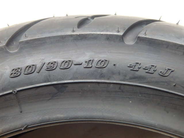 Dunlop RUNSCOOT D307 80/90-10 44J used 9.9 amount of crown only one 2019 year made front / rear combined use 