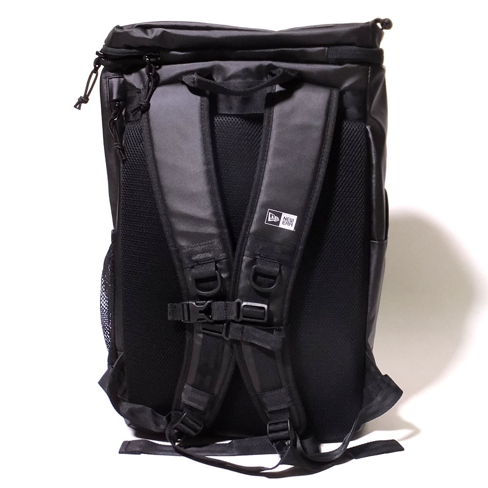 NEW ERA (ニューエラ) ボックスパック 32L プリントロゴ TPUブラック×ブラック (12326108) ファッション メンズ