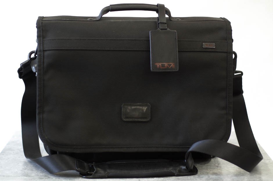 WEB限定 TUMI 26192DH ショルダーバッグ aaramrodrigues.com.br