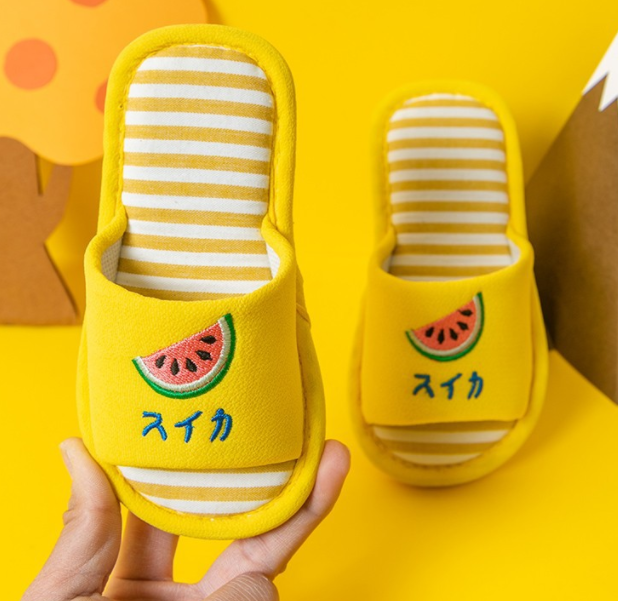  тапочки Kids детский сандалии лето осень для помещений ребенок обувь легкий надеть обувь ... мужчина девочка хлопок лен модный салон обувь клубника ананас авокадо морковь 