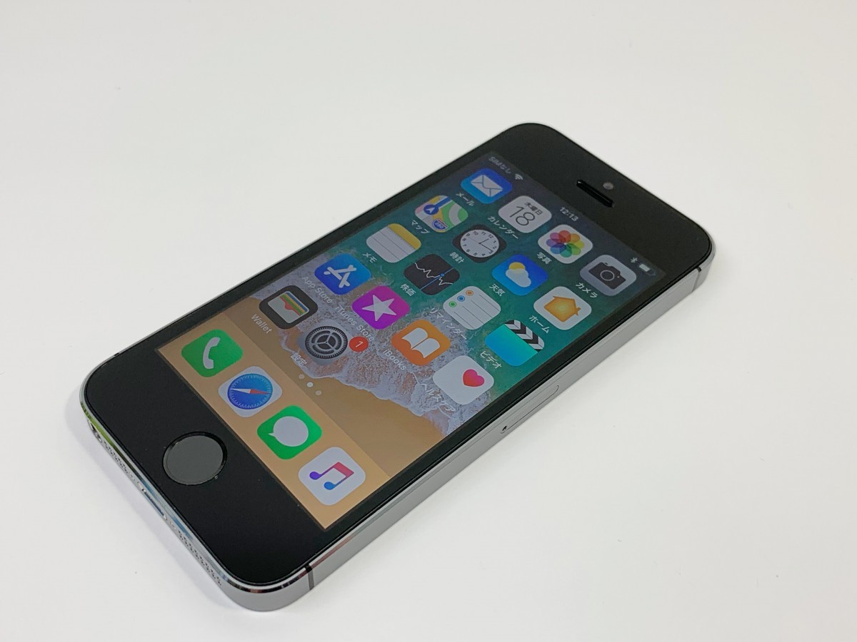Apple iPhone 5s 16GB スペースグレイ ドコモ iPhone iPhone 5s iPhone本体の商品画像