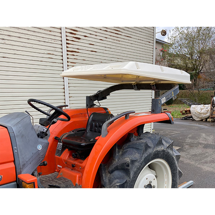  Sanyo tractor for sunshade tiger pi-tetoR7 tractor sunshade sunburn measures out outdoors work . middle . measures farm work 