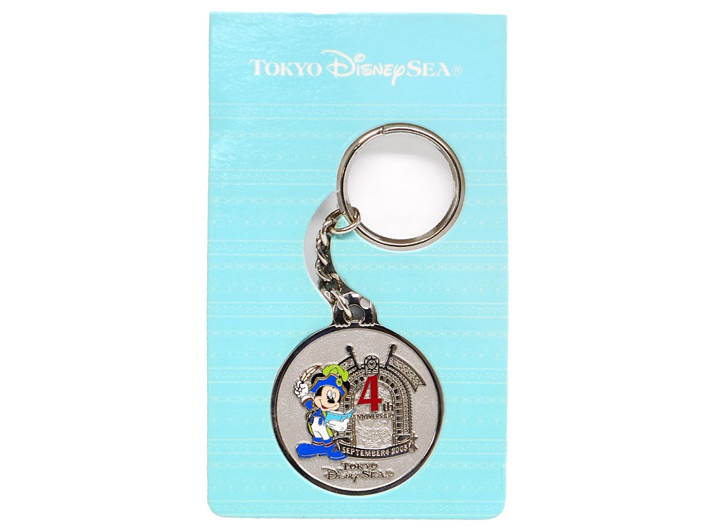  Tokyo Disney si-4 anniversary commemoration medal key chain Mickey 2005 year key holder TDS