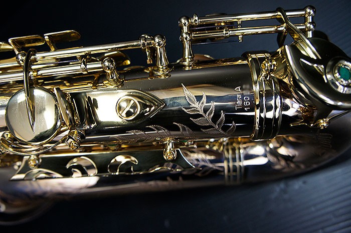 ほぼ未使用の美品 フェスティ tiaraA アルトサックス ブロンズブラス管