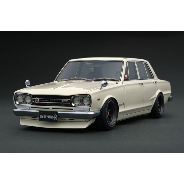 ignition model Nissan Skyline 2000 GT-R （PGC10） White （1/18