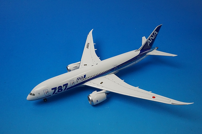 787-8 JA805A 787ロゴ付キ国際線仕様機 主翼 地上姿勢 （1/200スケール NH20055）の商品画像