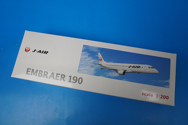 JALUX JAL エンブラエル190 スナップインモデル（1/200スケール