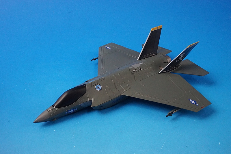 ホビーマスター F-35C ライトニングII `ポール・テスト・スキーム` （1/72スケール HA6203） ミリタリー模型の商品画像