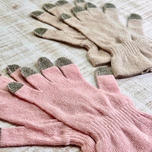 fu.... tax smartphone correspondence! silk .. charcoal gloves [ shell pink × ecru beige 2 pair set |yu-2021te_ne] made in Japan [4707] Osaka (metropolitan area) Izumi large Tsu city 