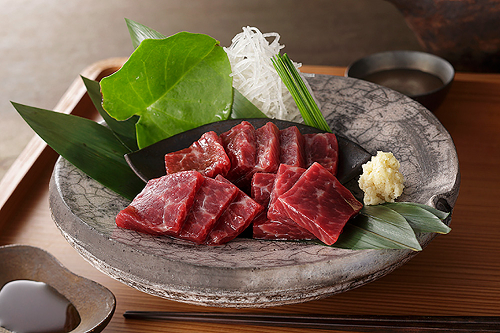  saec магазин .. большой ..... хвост. . примерно 100g Hokkaido * Okinawa доставка отдельно кит кит китовое мясо sashimi хвост. .nitali. север запад futoshi flat . производство Nagasaki Kyushu рефрижератор seafood ..
