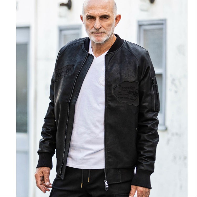 ウノピュウノウグァーレトレ　ボンバージャケット　ブルゾン　刺繍　ワッペン　黒　M ウノピュウノウグァーレトレボンバージャケットブルゾン刺繍