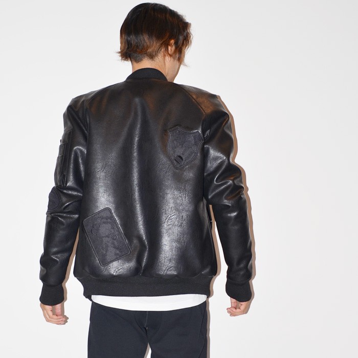 ウノピュウノウグァーレトレ　ボンバージャケット　ブルゾン　刺繍　ワッペン　黒　M ウノピュウノウグァーレトレボンバージャケットブルゾン刺繍