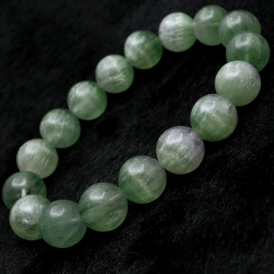 きらら 希少品天然無処理　レンボー入りグリーンフローライトブレスレット きらら様専用 希少品天然無処理 レンボー入りグリーンフローライト