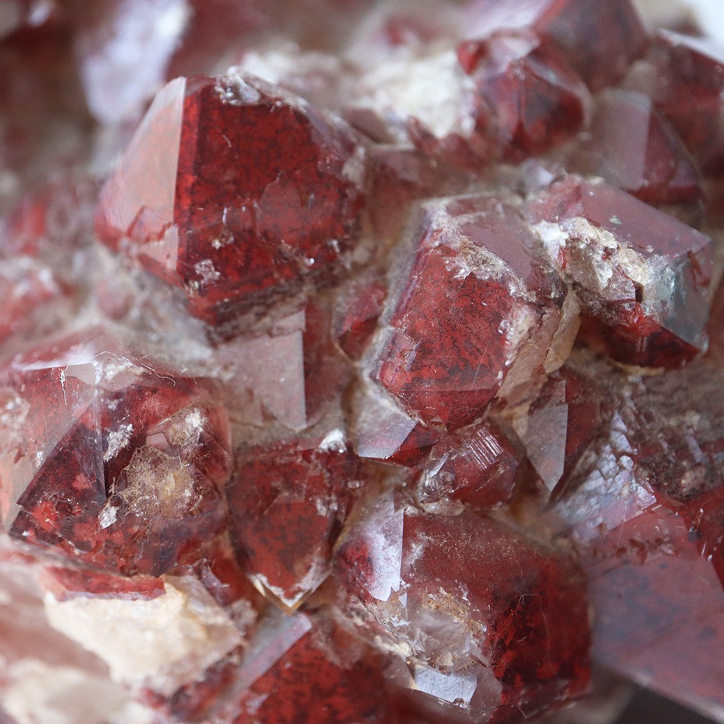 レッドクォーツ 赤水晶 クラスター 原石 6.1kg 天然石 レッドクォーツ 赤水晶 クラスター 原石 6.1kg 天然石