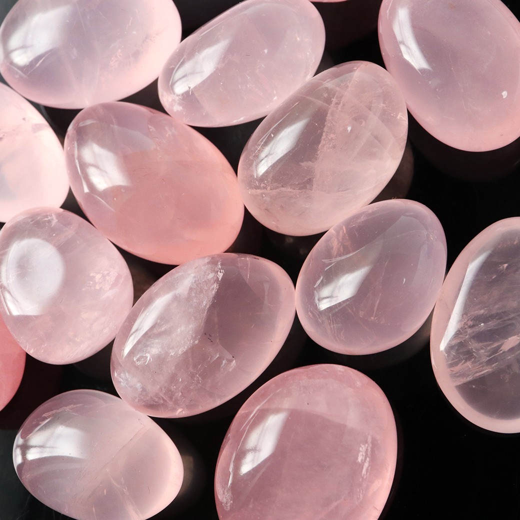 天然石 水晶 月彫刻置物＋ローズクォーツ原石 4点セット742g 恋愛