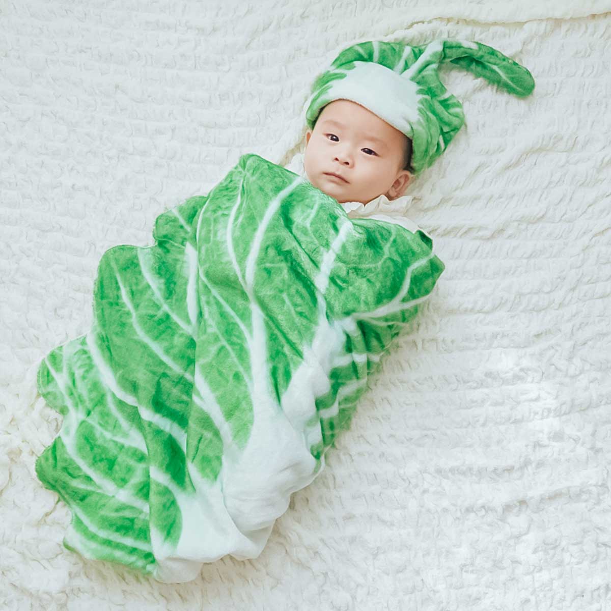  одеяло китайская капуста поверхность белый baby покрывало овощи младенец .. искусство новорожденный . днем . искусство новый bo-n фото одеяло празднование рождения подарок шляпа есть 