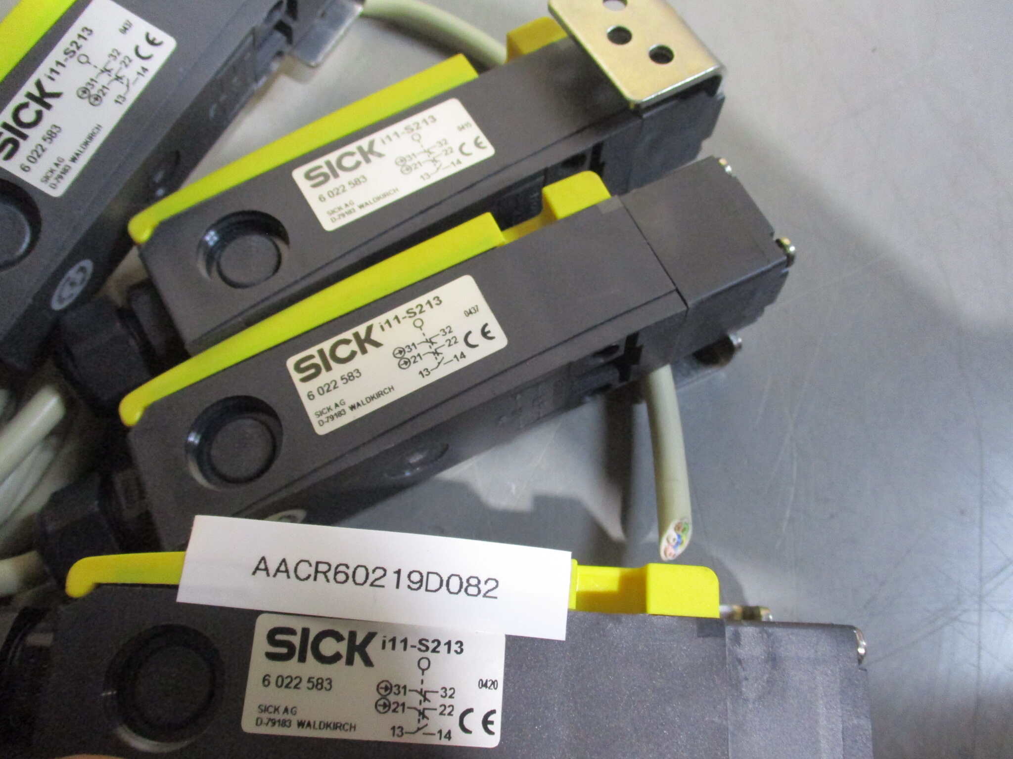  used SICK SWITCH SAFETY I11-S213 4 set (AACR60219D082)