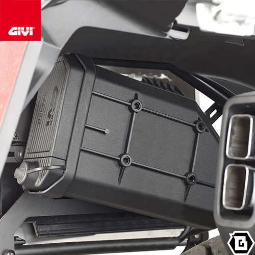 [5/8 our shop stock goods ]GIVI S250 tool box ( key attaching )|jibi